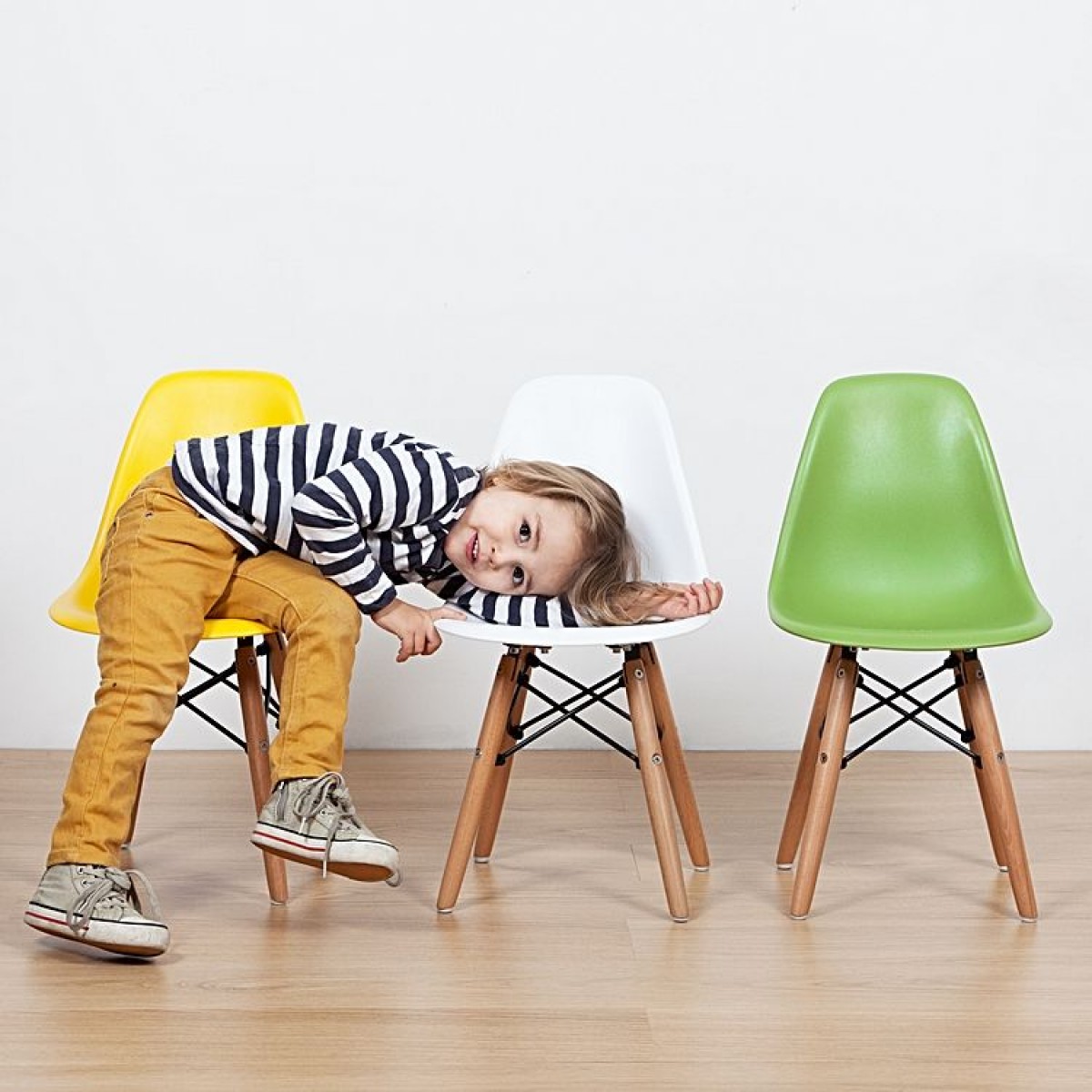 детский стул eames kids